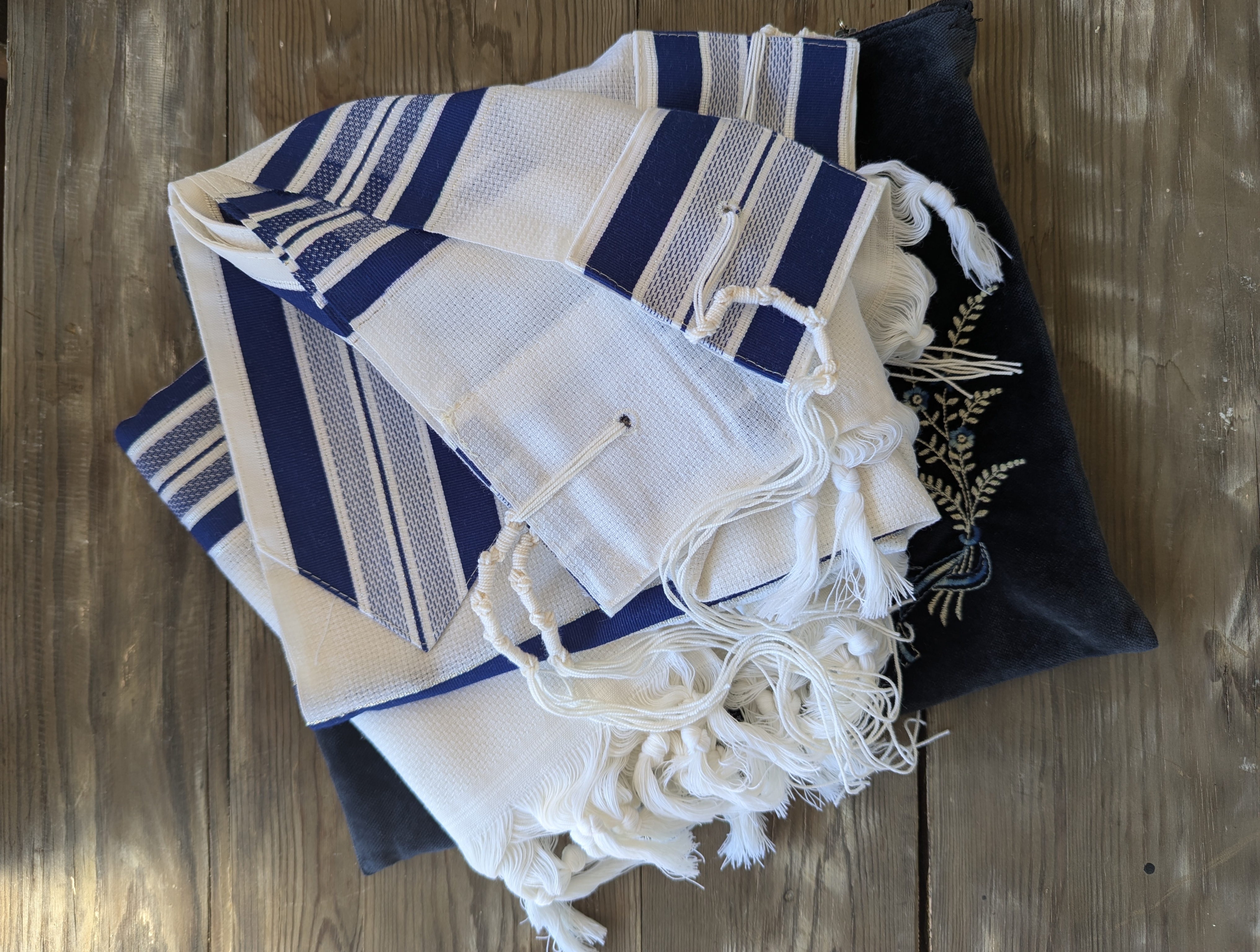 טליתות צמר וכותנה